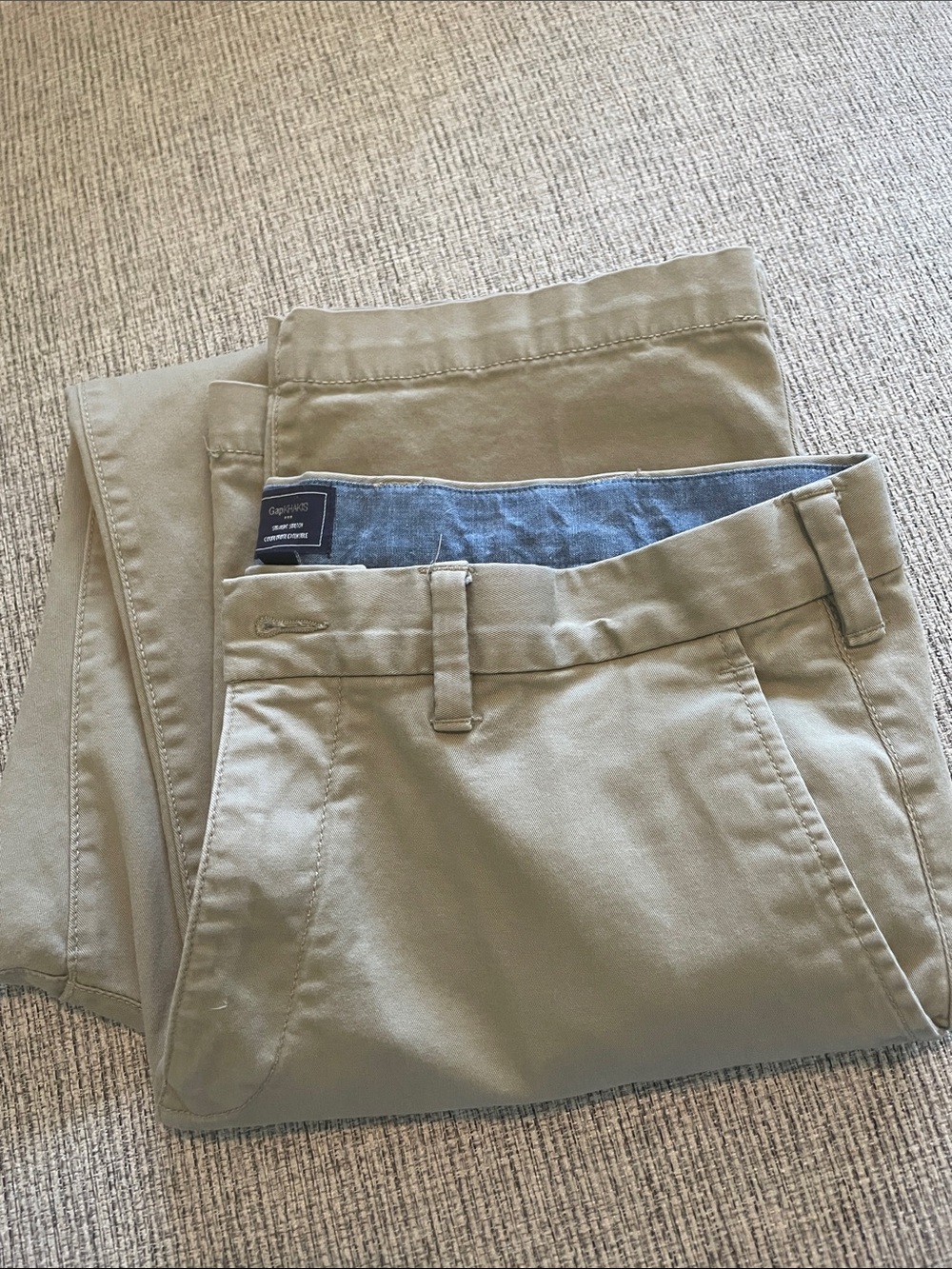 Gap Men's Classic Khaki Chino Pants - straight stretch fit 36x34 great condition